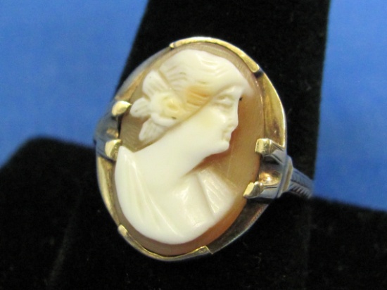 10 Kt Gold Ring with Shell Carved Cameo – Size 10.25 – Total weight is 3.7 grams