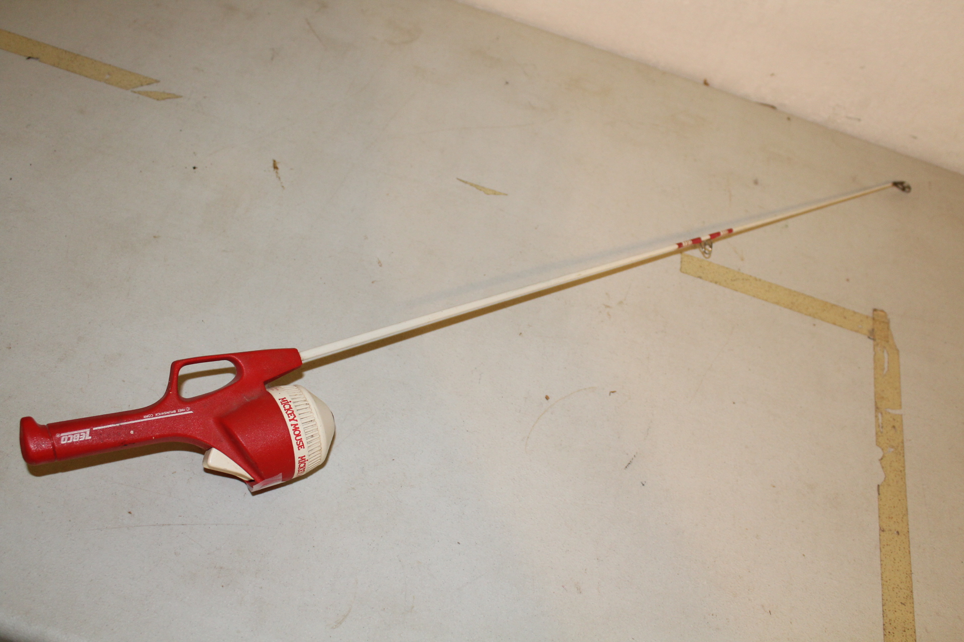 Vintage Mickey Mouse ZEBCO Fishing Rod & Reel