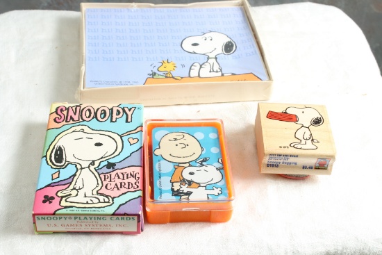 Vintage lot of Peanuts Snoopy Items NOS Note Cards, Stamp, (2) Decks Cards