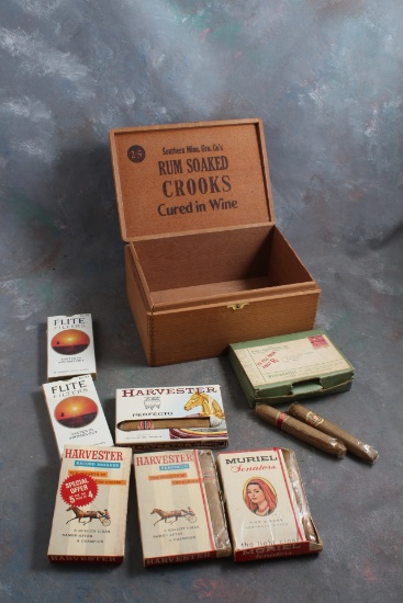 Vintage Southern Minnesota Gro. Co.'s Wood Cigar Box with 7 Pkgs of Cigars