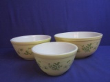 3 Nesting Pyrex Mixing Bowls – Metric – 2.5 Litre 8 1/2”, 1.5 Litre 7 1/4” , 750 ml 5 1/4”