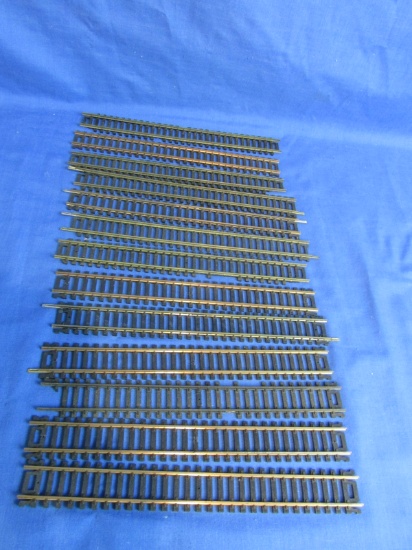 HO Model RR 13 Lengths of 9” Straight Track – Used