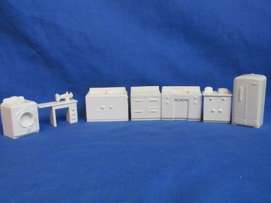 Vintage Doll House Furniture – Marx 7 Pieces – White Plastic 3” T & Shorter – Kitchen