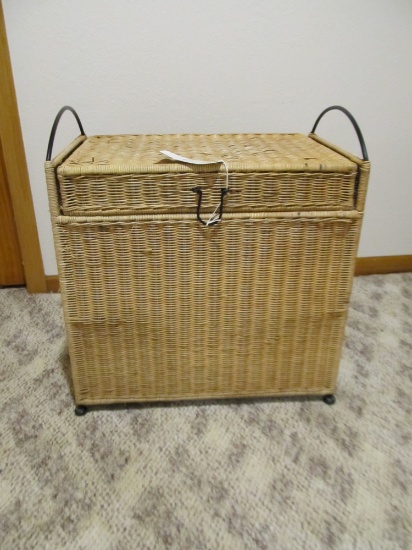 Wicker and metal storage/laundry basket or bench