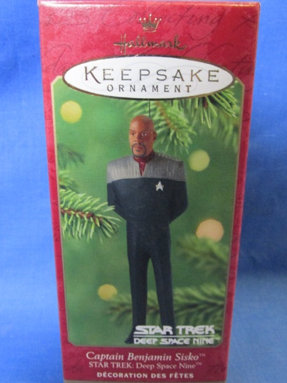 Hallmark Keepsake Ornament:Star Trek Deep Space  Nine – Capt. Benjamin Sisco 2001