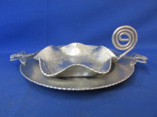 2 Vintage Aluminum Dishes – Decorative – Mint or nut Nappy & 10” Platter w/