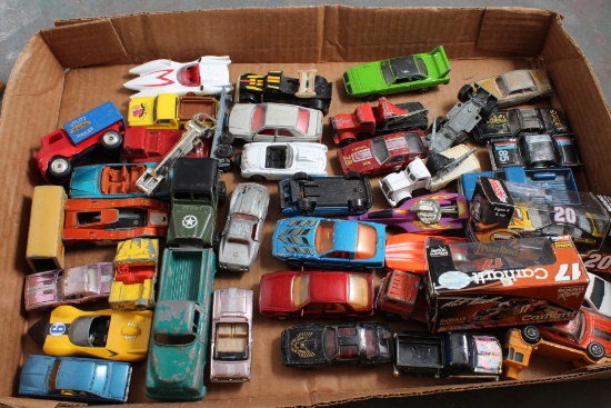 Lot of Matchbox, Hot Wheels, Etc. Toy Vehicles Some Parts 3 Pounds Plus