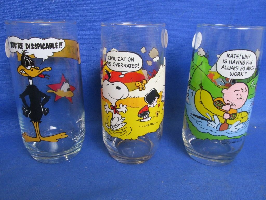 3 Cartoon Character Glasses – Arby's Daffy Duck, 2 Mc D's Camp Snoopy  Collection | Art, Antiques & Collectibles Glass & Pottery Glass Glassware &  Serving Dishes | Online Auctions | Proxibid
