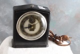 Ingraham Art Deco Alarm Clock in Working Condition Bakelite Case?