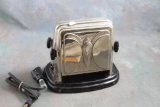 Antique Art Deco Mastercraft Model 89 Toaster in Working Condition