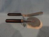 2 Pampered Chef Kitchen Utensils - Pizza Cutter, Cake Spatula