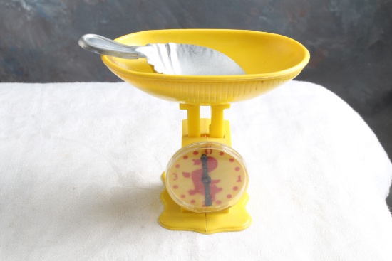 Vintage Toy Doll-House Plastic Scale by Commonwealth with Duck Design