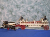 Cast Iron 3-Horse-drawn Fire Engine - Ladder Wagon : 3 Ladders, 2 Firemen 1 Dog