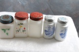 5 Vintage Milk Glass Shakers with Metal Lids - Vitrock - Tipp