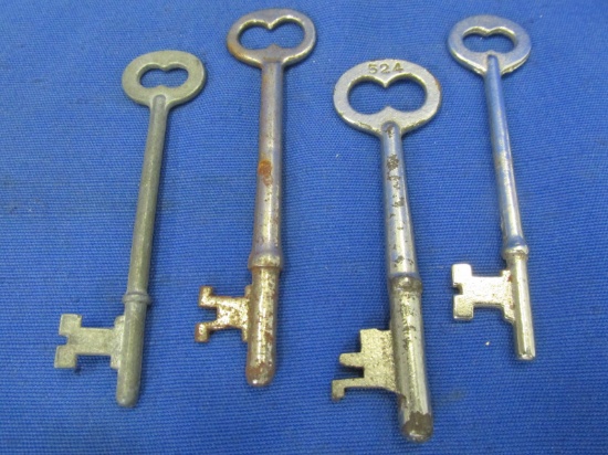 4 Vintage Skeleton Keys