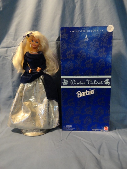 Special Edition Winter Velvet Barbie - Mattel 15571 - An Avon Exclusive