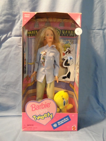 Barbie Loves Tweety Special Edition - Mattel 21632 - Warner Bros Studio Store