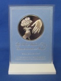 1973 Franklin Mint Sterling Silver Mother's Day Commemorative Medal w/ display stand/case