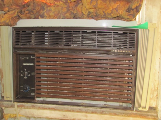 Window AC unit – works – 24” W Fedders Brand – older