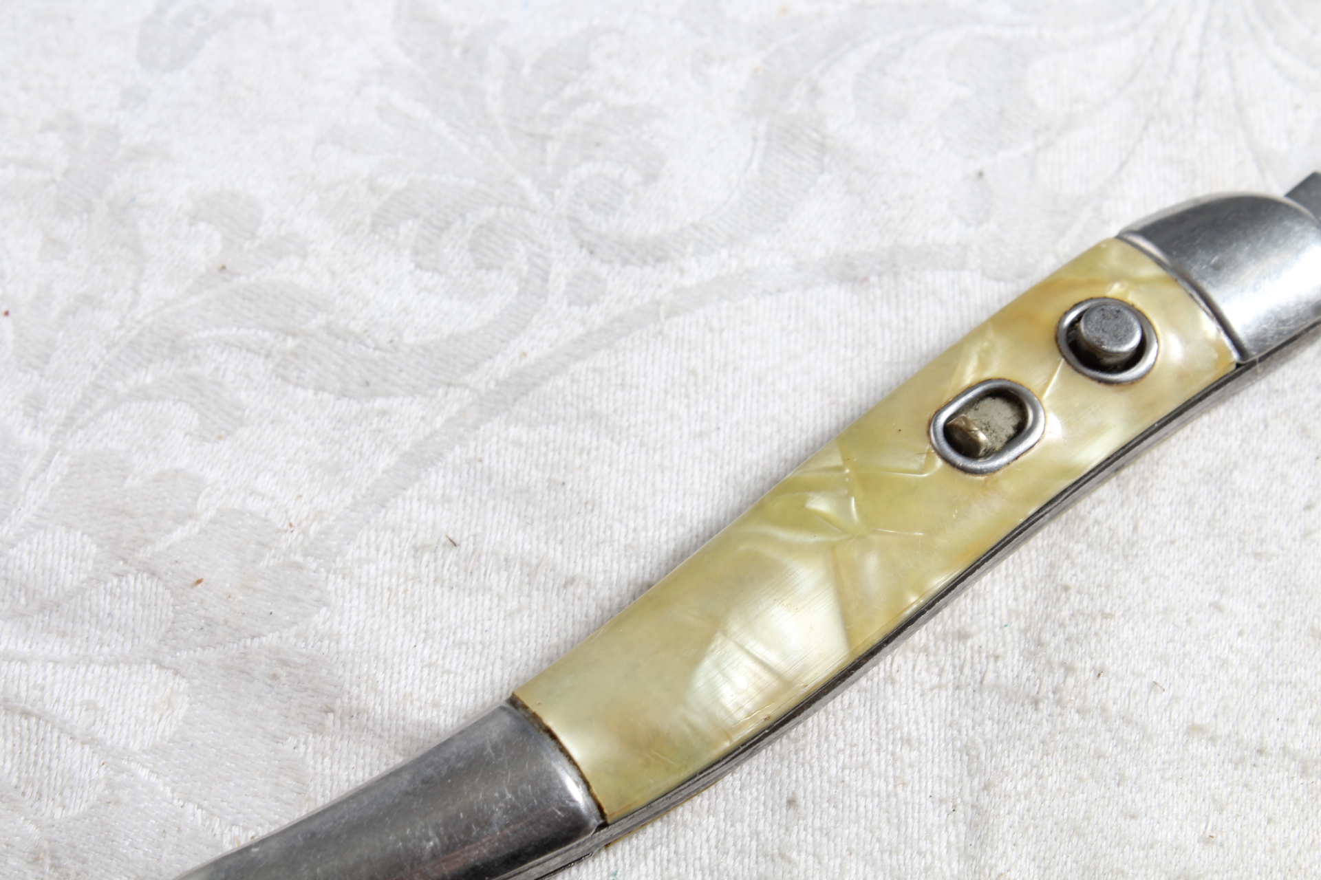 Sold at Auction: Vintage Hammer Brand Switchblade Automatic Knife
