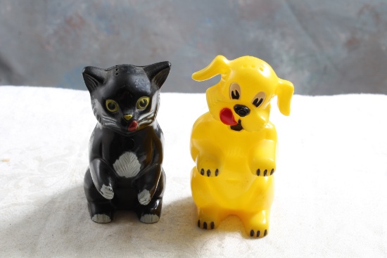 F & F Mold & Die Works Plastic Figural Salt & Pepper Shakers Black Cat & Yellow