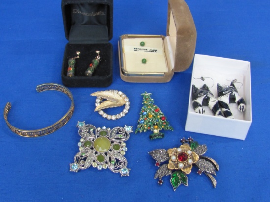 Lot of Newer Costume Jewelry: Christmas Tree Pin, Earrings, Bracelet & more