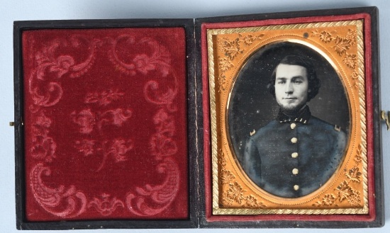 1/6TH PLATE TINTED DAGUERREOTYPE ARMY OFFICER