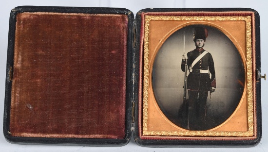 1850s 1/6TH PLATE AMBROTYPE ARMED SOLDIER