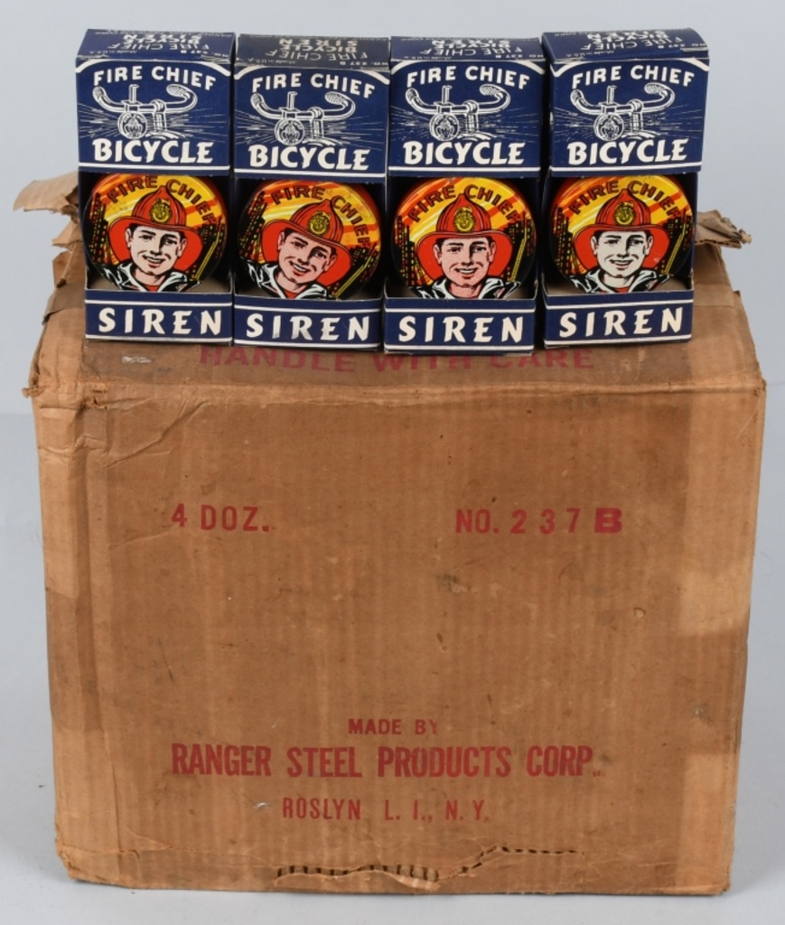 VINTAGE TOYS, GAMES, COMIC BOOKS, & LUNCH BOXES