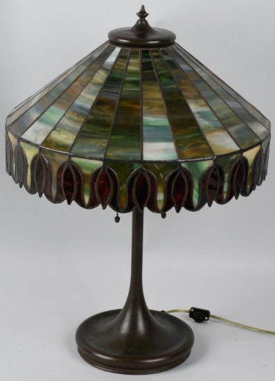STAINED LEADED GLASS TULIP TABLE LAMP