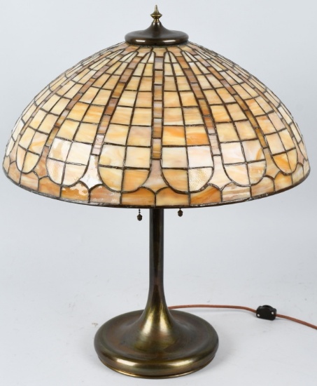 STAINED LEADED CARMEL GLASS TABLE LAMP