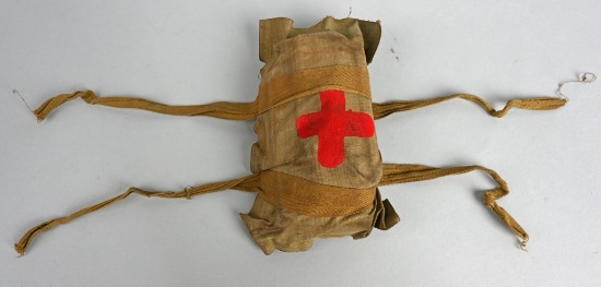 WWII US AIRBORNE PARACHUTE FIRST AID KIT COMPLETE