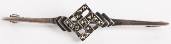 WWII NAZI GERMAN CANTED SWASTIKA BROOCH WW2
