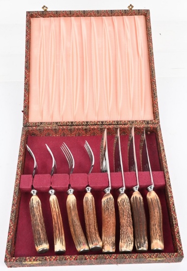 8 PIECE CUTLERY SET W/ ANTLER HANDLES CASED