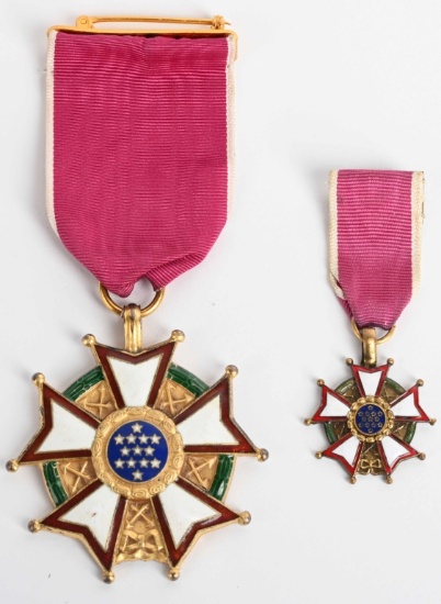 WWII NAMED LEGION OF MERIT MEDAL W MINIATURE WW2