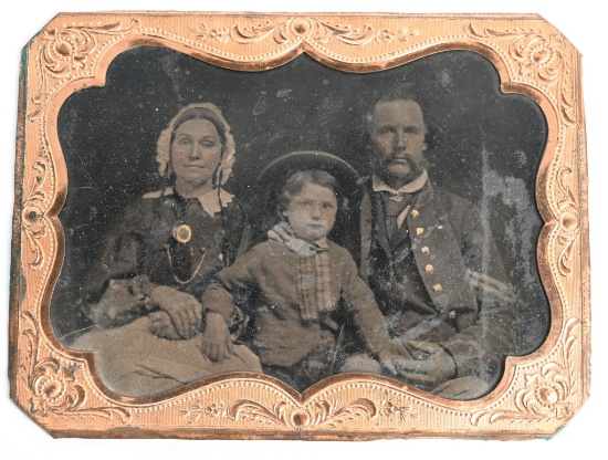 CIVIL WAR 1/4 TINTYPE UNION CORPORAL, WIFE & SON