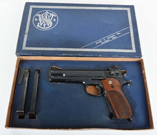 EARLY BOXED SMITH & WESSON MODEL 52 TARGET .38