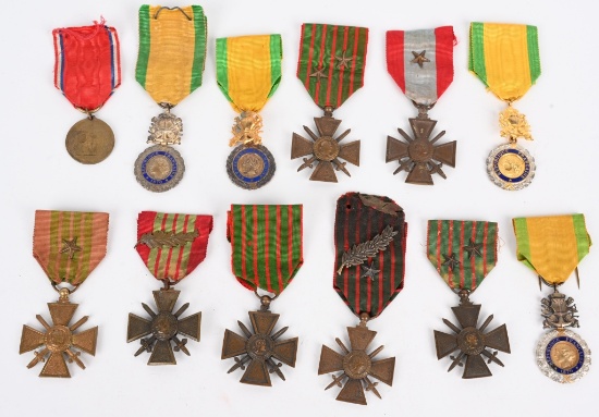 WW1 & WWII FRENCH MEDAL LOT OF 13 VALOR MEDALS