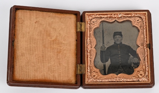 CIVIL WAR 1/6 TINTYPE ARMED SOLDIER ID'd FEDERAL