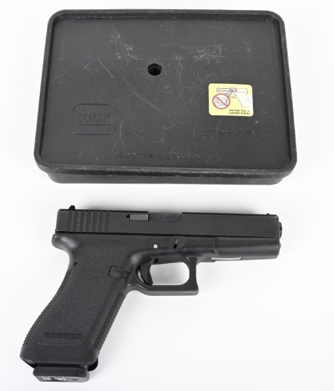 BOXED GLOCK MODEL 17 SEMI AUTO PISTOL