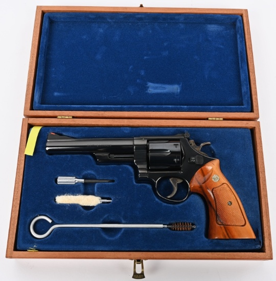 CASED S&W MODEL 29-2 BLUE REVOLVER