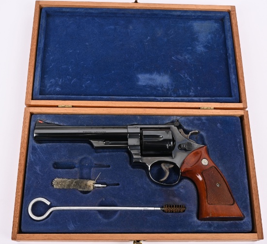 CASED S&W MODEL 29-2 BLUE REVOLVER