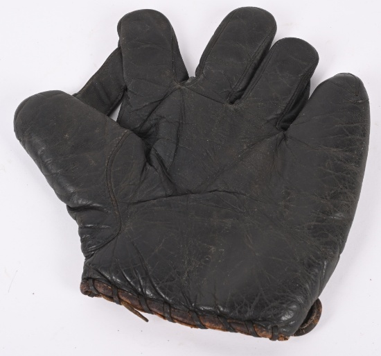 PRE WAR WINCHESTER FIELDERS GLOVE