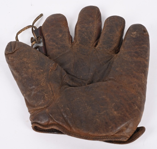 PRE WAR WINCHESTER FIELDERS GLOVE