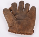 PRE WAR WINCHESTER FIELDERS GLOVE