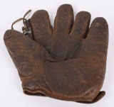 PRE WAR WINCHESTER FIELDERS GLOVE