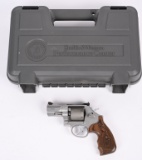 SMITH & WESSON PERFORMANCE CENTER 986 REVOLVER