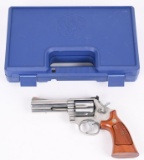 SMITH & WESSON MODEL 686 DOUBLE ACTION REVOLVER