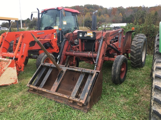 INTERNATIONAL 484 W/BUSHHOG QT2400 LOADER