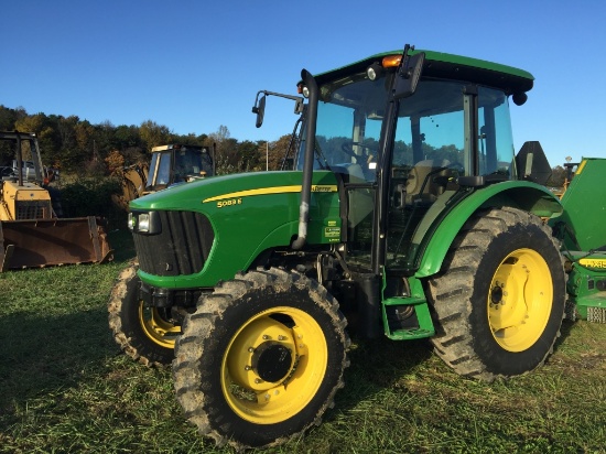 JOHN DEERE 5083E CAB TRACTOR